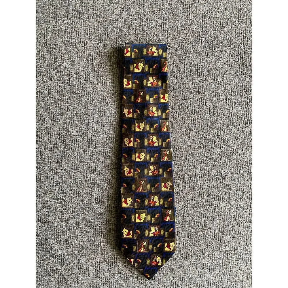 Disney Winnie the Pooh and Tigger men’s necktie good condition